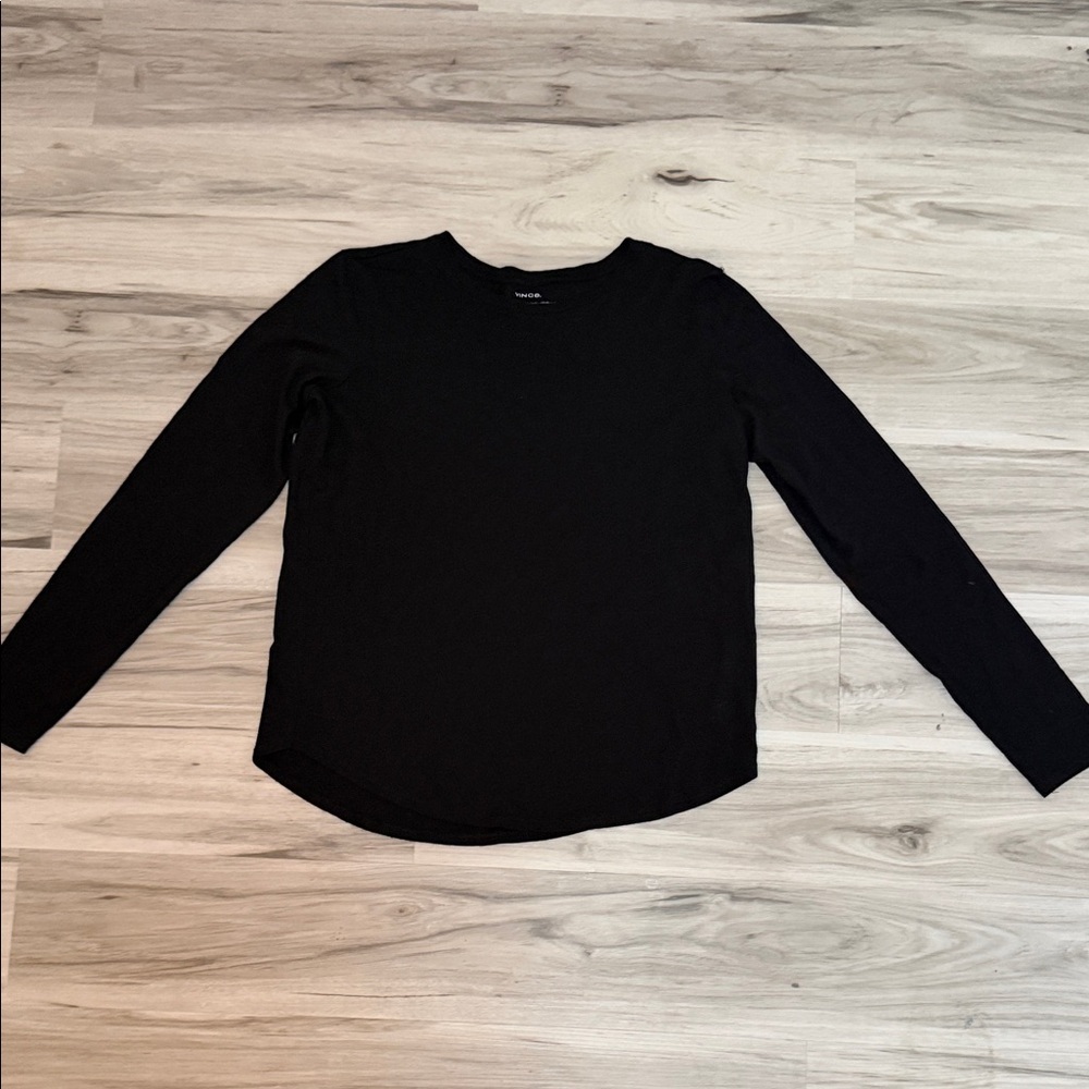 VINCE Essential Black Long Sleeve Top size medium - Picture 4 of 9